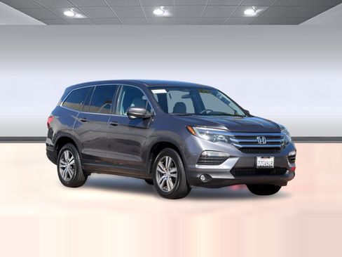 Used 2017 Honda Pilot EX image 7