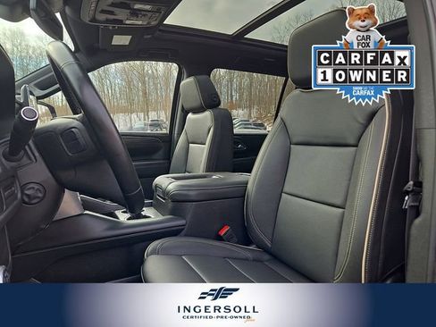 Used 2024 GMC Yukon XL SLT w/ SLT Premium Package image 17