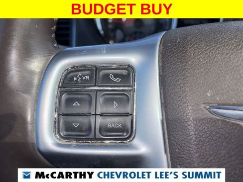 Used 2012 Chrysler Town & Country Limited w/ Luxury Group image 20