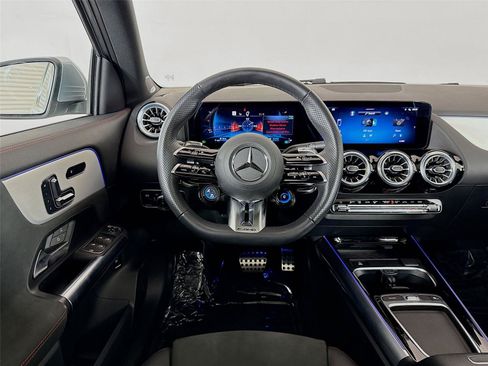 Used 2024 Mercedes-Benz GLA 35 AMG 4MATIC image 3