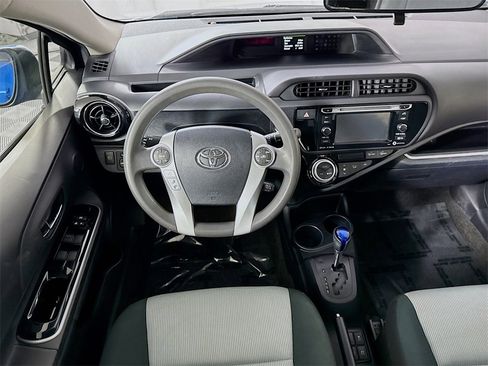 Used 2016 Toyota Prius C Three image 3