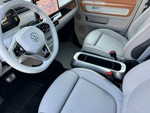 New 2025 Volkswagen ID. Buzz 1st Edition image 8