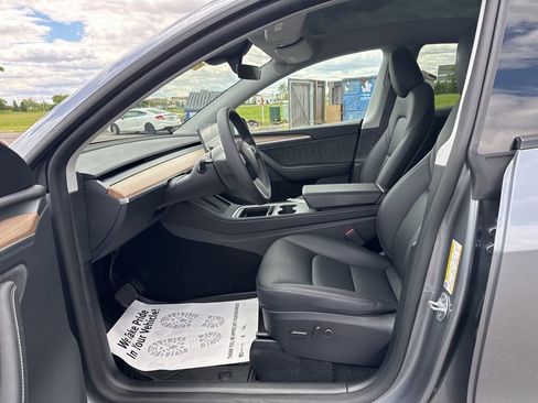 Used 2025 Tesla Model Y Long Range RWD image 25