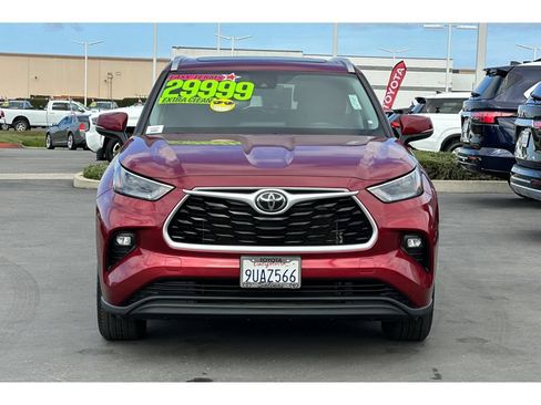Used 2022 Toyota Highlander XLE FWD image 9