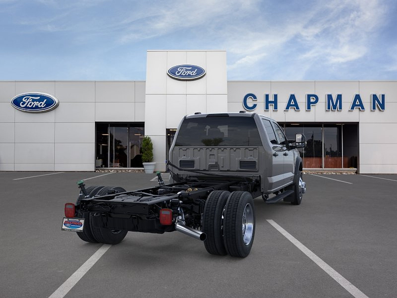 New 2026 Ford F550 4x4 Crew Cab Super Duty w/ XLT Value Package image 8