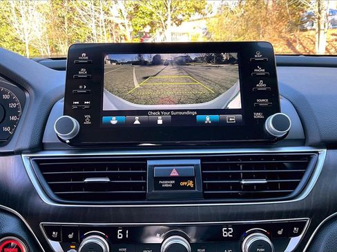 Used 2022 Honda Accord Touring image 14