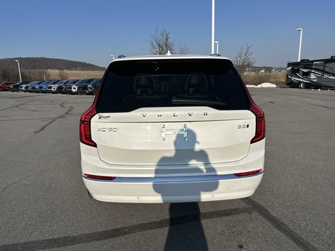 Used 2026 Volvo XC90 B5 Plus w/ Protection Package image 6