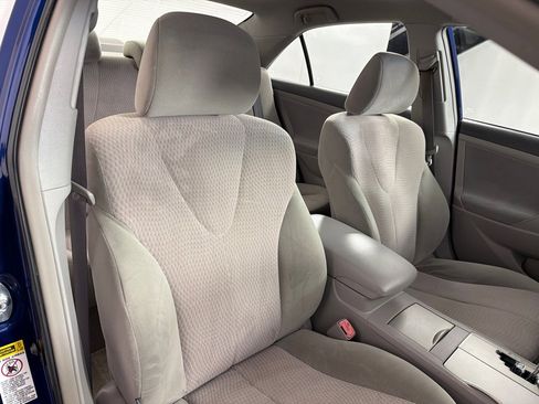 Used 2010 Toyota Camry LE image 22