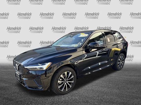 Used 2025 Volvo XC60 B5 Plus image 5