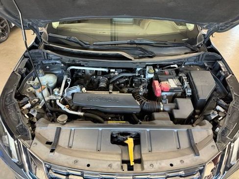 Used 2023 Nissan Rogue SV FWD image 12