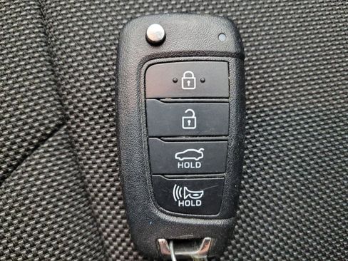 Used 2024 Hyundai Elantra SE FWD image 32