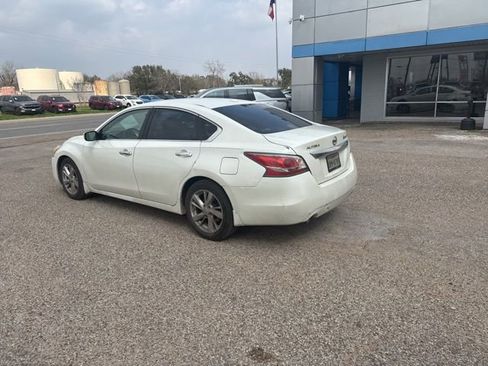 Used 2015 Nissan Altima 2.5 SV image 8
