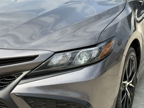 Used 2024 Toyota Camry SE FWD image 12