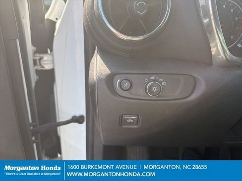 Used 2022 Chevrolet Blazer LT FWD image 13