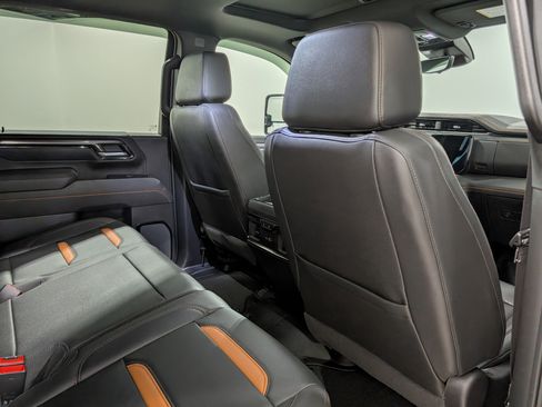 Used 2025 GMC Sierra 2500 AT4 w/ AT4 Premium Plus Package image 19