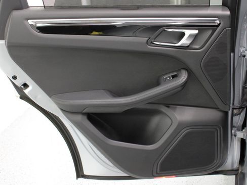 Used 2016 Porsche Macan S image 41