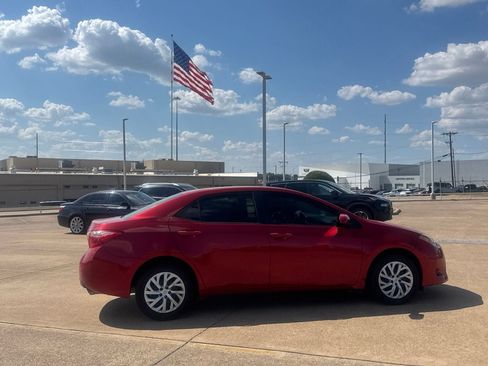 Used 2017 Toyota Corolla LE FWD image 27