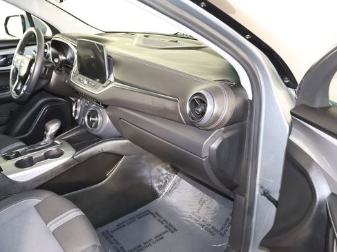 Used 2025 Chevrolet Blazer LT image 40