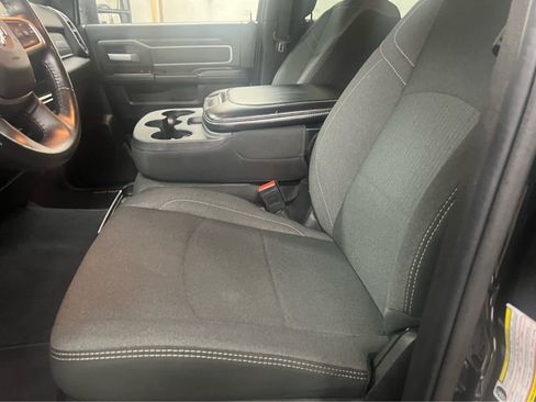 Used 2024 RAM 2500 Big Horn w/ Sport Appearance Package image 38