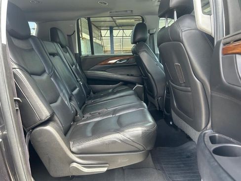 Used 2017 Cadillac Escalade ESV Premium Luxury AWD/4WD image 34