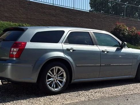 Used 2006 Dodge Magnum R/T RWD image 6