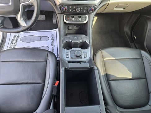 Used 2023 GMC Acadia SLT image 29