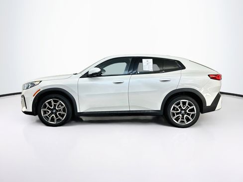 Used 2025 BMW X2 xDrive28i AWD/4WD image 4