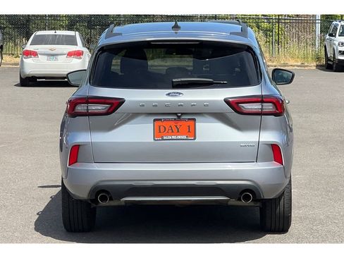 Used 2024 Ford Escape ST-Line image 6