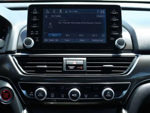 Used 2018 Honda Accord Sport image 16