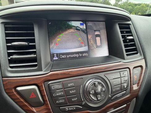 Used 2019 Nissan Pathfinder Platinum FWD image 18