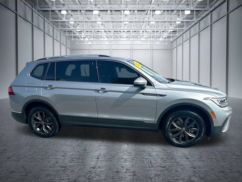 Used 2023 Volkswagen Tiguan SE FWD image 10