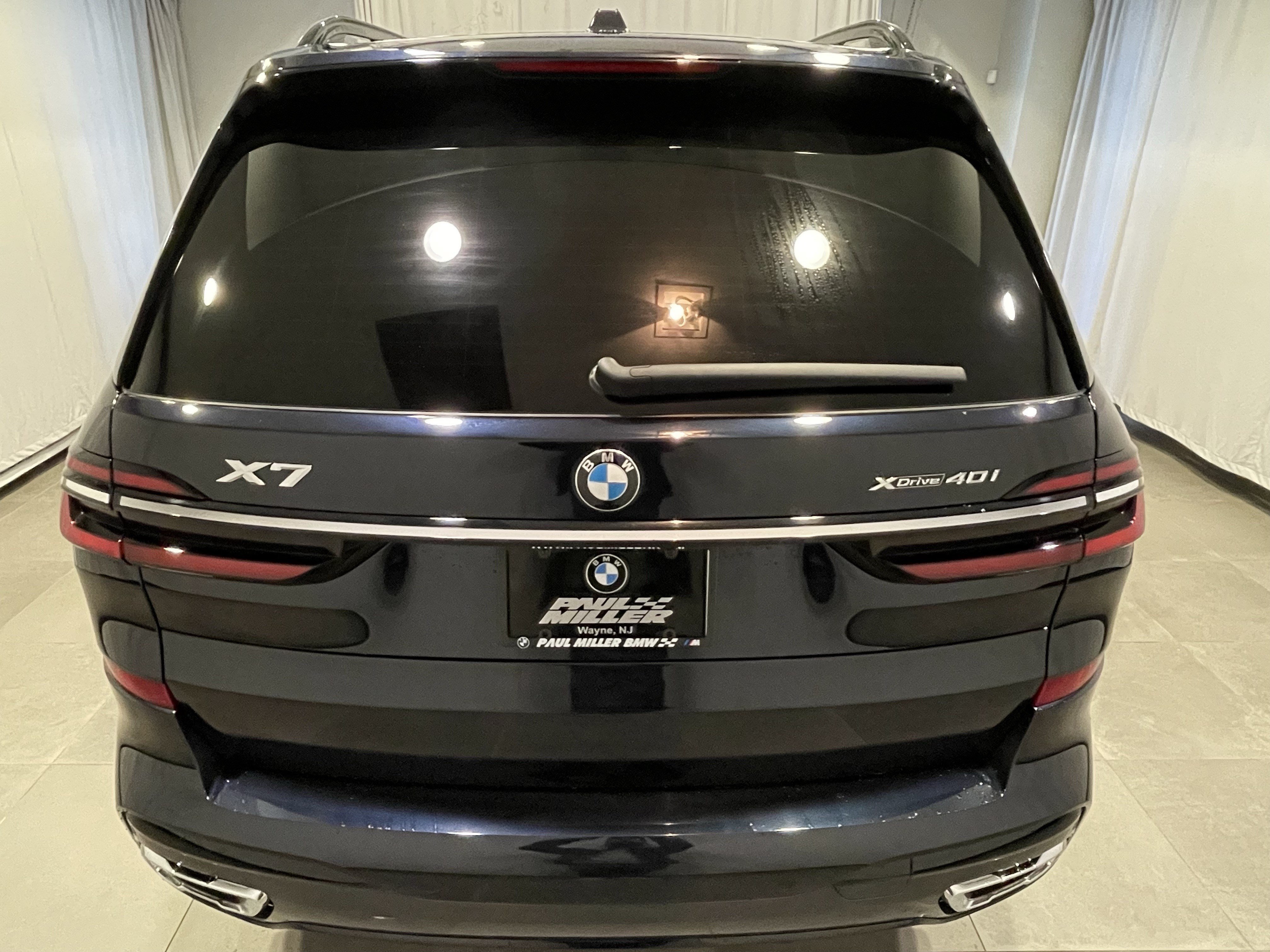 Used 2025 BMW X7 xDrive40i w/ M Sport Package AWD/4WD image 5