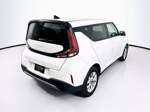 Used 2025 Kia Soul LX w/ LX Technology Package FWD image 9