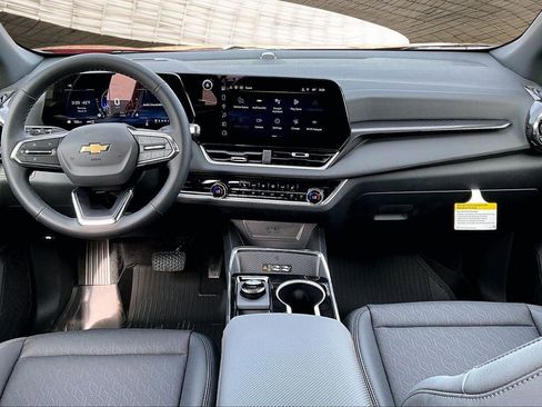 New 2026 Chevrolet Equinox LT w/ Convenience Package II image 6