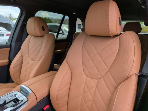 Certified 2025 BMW X5 xDrive50e w/ M Sport Package image 27