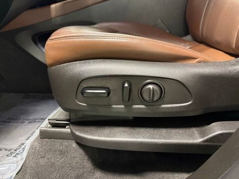 Used 2018 Buick Enclave Avenir w/ Avenir Technology Package FWD image 17