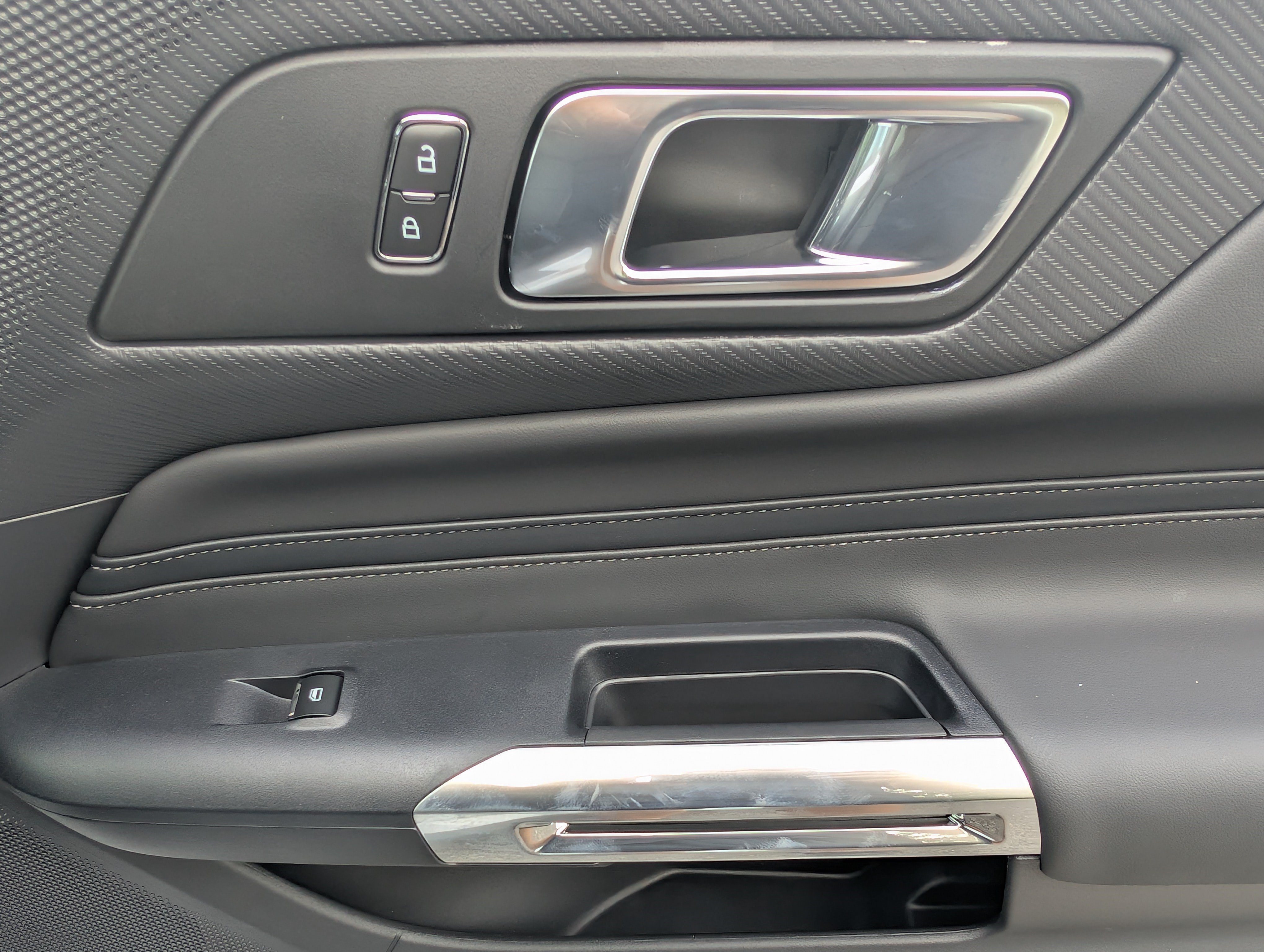 Used 2026 Ford Mustang Premium RWD image 19