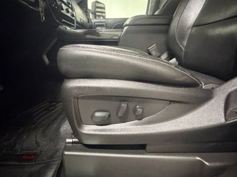 Used 2018 Chevrolet Silverado 1500 LTZ Z71 w/ LTZ Plus Package AWD/4WD image 17