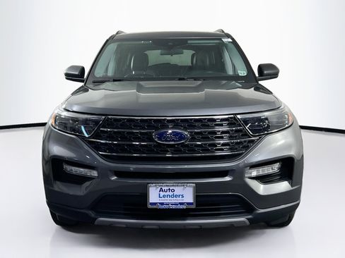Used 2022 Ford Explorer XLT w/ Equipment Group 202A AWD/4WD image 2