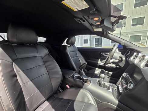 Used 2015 Ford Mustang Premium RWD image 36