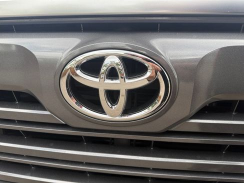 Used 2025 Toyota Tundra Limited AWD/4WD image 23