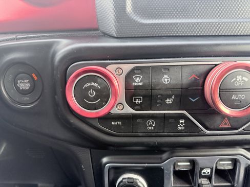 Used 2021 Jeep Gladiator Rubicon w/ Cold Weather Group image 64