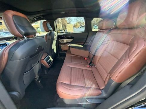 New 2026 Lincoln Nautilus Reserve image 12