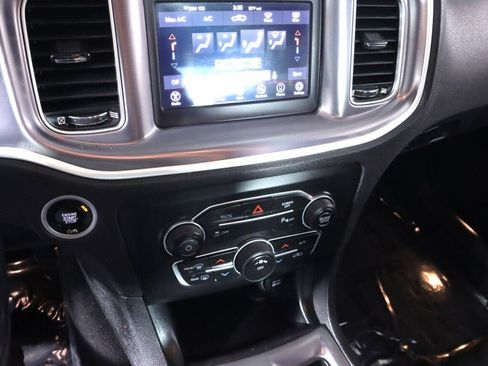 Used 2020 Dodge Charger SXT w/ Leather Interior Group RWD image 15