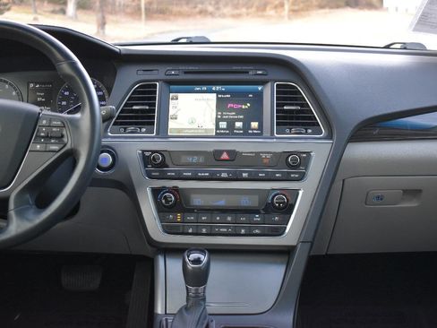 Used 2015 Hyundai Sonata Limited w/ Option Group 06 image 27