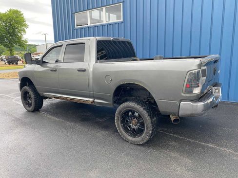 Used 2012 RAM 2500 ST w/ Chrome Appearance Group AWD/4WD image 3