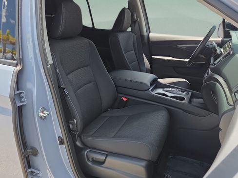 Used 2025 Honda Ridgeline Sport image 17
