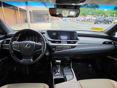Used 2019 Lexus ES 350 w/ Premium Package FWD image 16