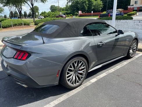 Used 2025 Ford Mustang GT Premium RWD image 3