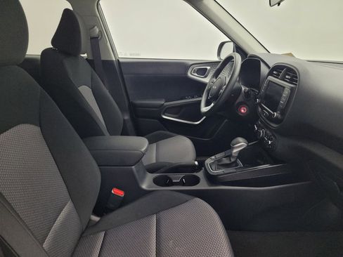 Used 2025 Kia Soul LX w/ LX Technology Package image 21